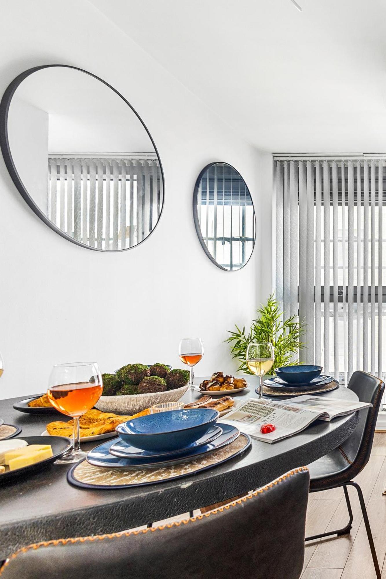 Bullring Lux Suite, New Street Free Netflix - Free Secure Parking- Sleeps 6 Бирмингам Екстериор снимка